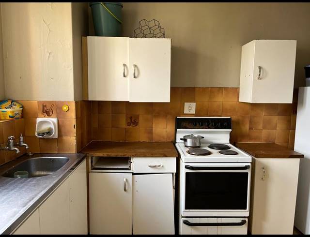 5 BEDROOM APARTMENT FOR SALE IN SUNNYSIDE